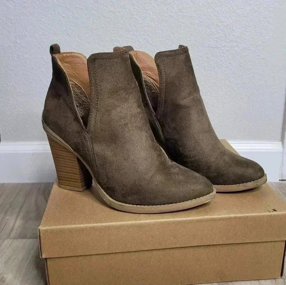 Charlotte Russe Shoes - Charlotte Russe Olive Green Booties